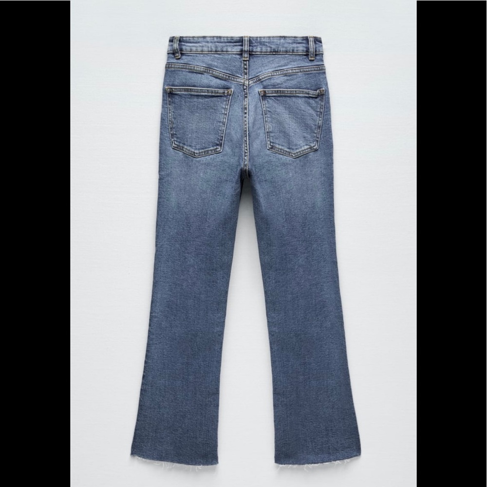 🎉HP🎉 ZARA - Cropped Flare Jeans - Picture 6 of 8